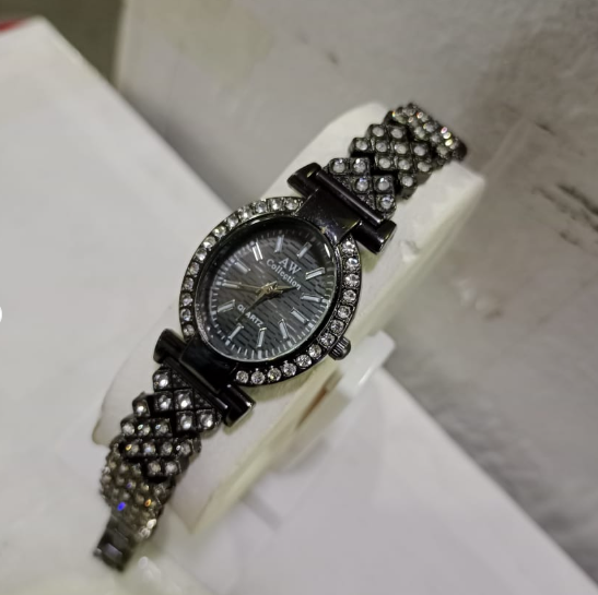 AW Collection Women’s Quartz Watch – Elegant Black Metal Band | Crystal Stylish Ladies Watch Pakistan